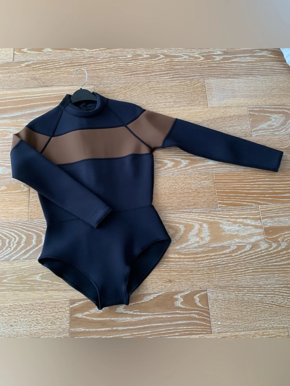 Cynthia Rowley Black and Brown Long-Sleeve One-Piece Wetsuit 2mm NWT - Picture 5 of 8